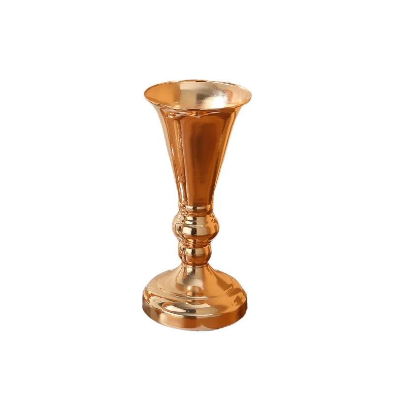2024新しい装飾テーブルフラワー花瓶メタルジャルディニエール手作りダイニングテーブルセンターピース花瓶の装飾シックな金属製の花瓶の装飾