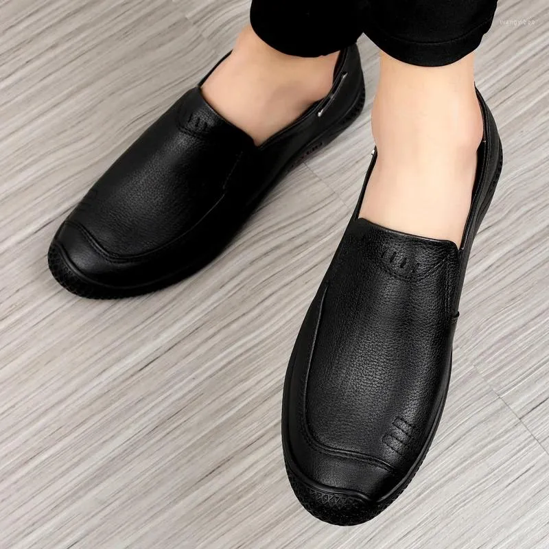 Casual schoenen Italiaanse mannen Brand Slip op formele luxe loafers mocassins echte leer zwart rijgedrag van lederen