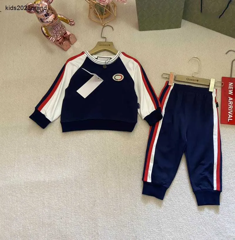 Nuove tute da bordo per bambini da tracce per neonati dimensioni 73-120 cm Designer di abiti da scanalatura con felpa con cappuccio a maniche lunghe e pantaloni sportivi 24pril