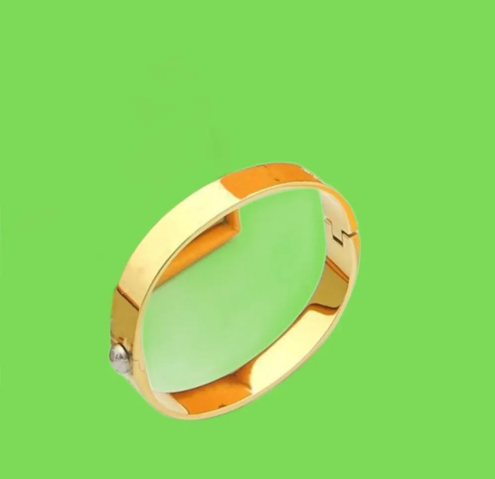 Stile moda in acciaio in acciaio in acciaio uomo bracciale anelli Bracciale anelli incisi Iniziali fiore singolo rivet nanogramma braccialetti 9383079