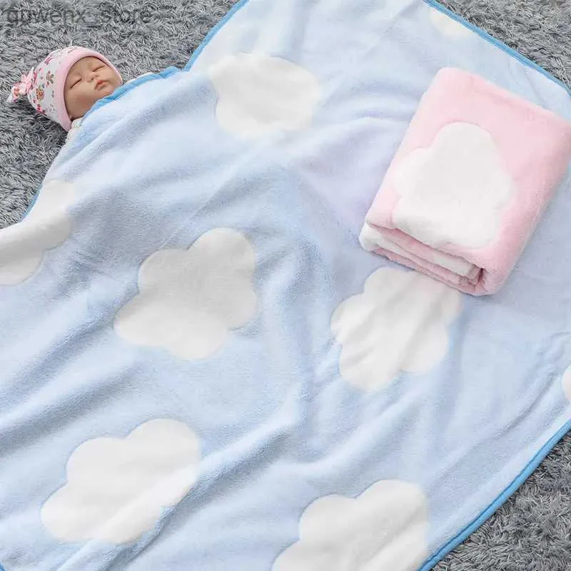 Dekens Swaddling Baby Deken 3D Cloud Gedrukte flanellen babydeken voor pasgeborenen Y240411