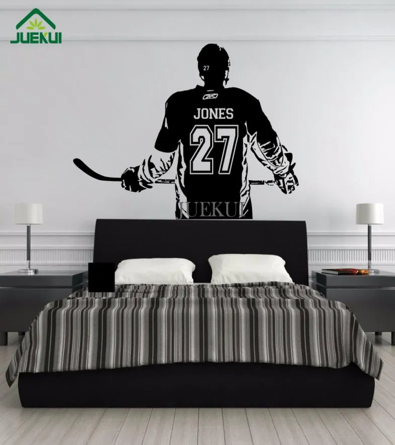 Wall Art Large Ice Hockey Player Custom Jersey Naam en nummer Vinyl Wall Sticker Sticker Decor Kids Slaapkamer Gym Sport Mural738592222