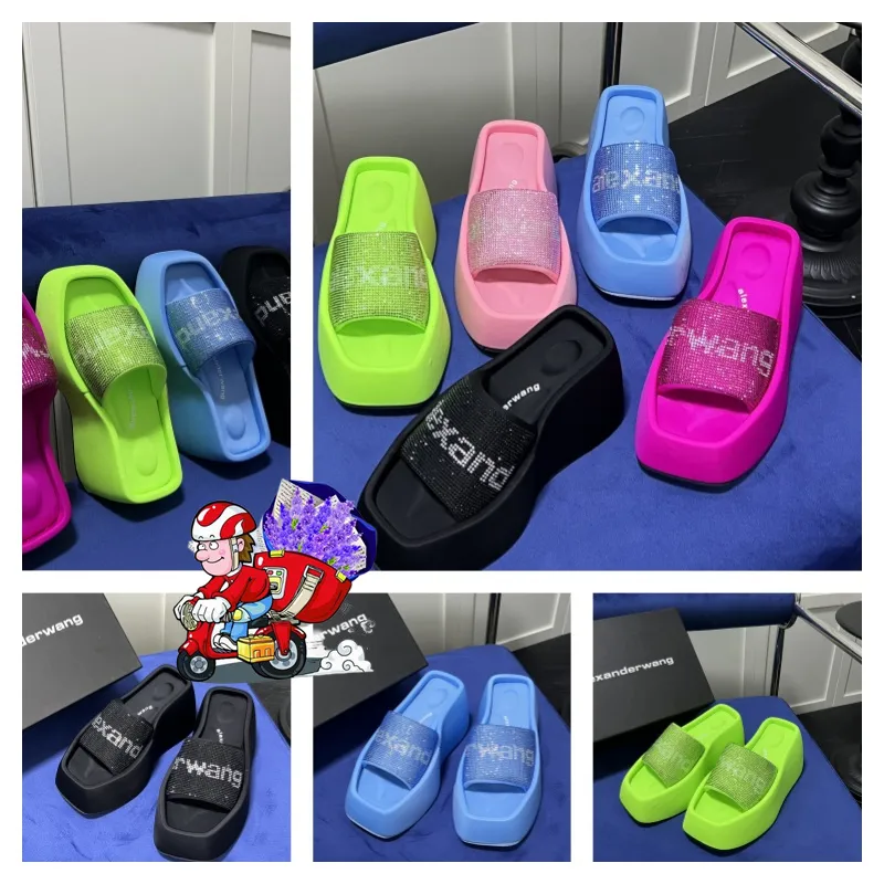 2024 Designer Sandaler tofflor Lyxkvinnor Velvet Material Rhinestone kardborrband Party Mjuka rum GAI Slip-On Size 35-42 6cm-10cm Gratis frakt