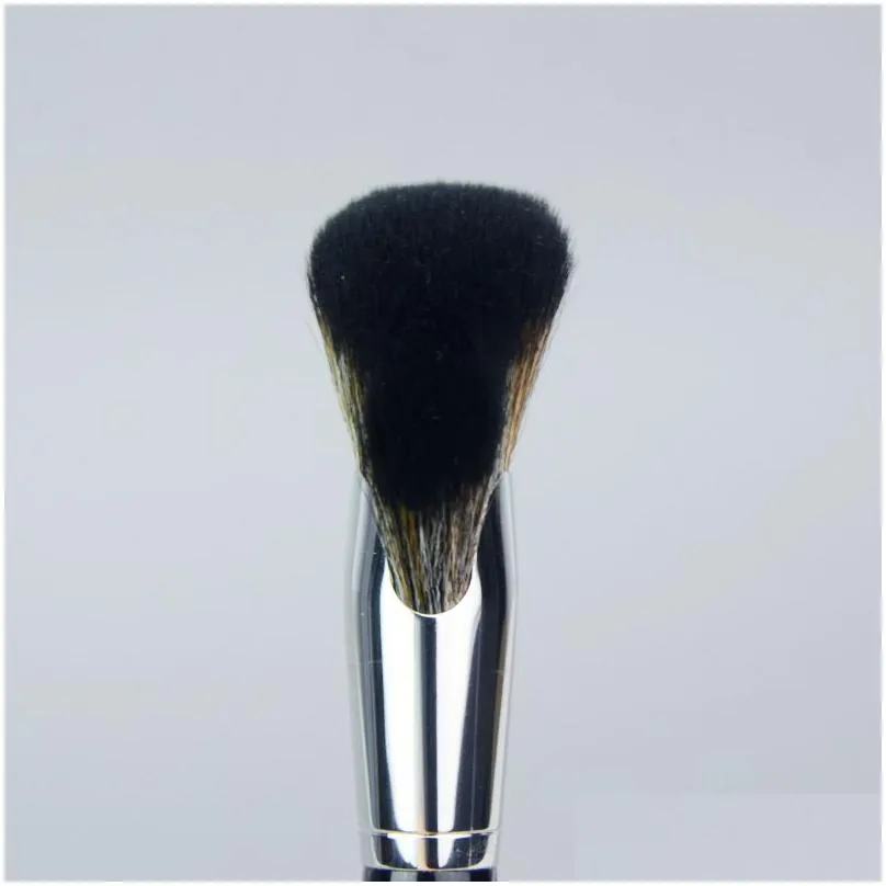 Pro Demi Fan Makeup Brush 72 Featherweight Soft Bristle Seamless Setting Powder Cosmetics Brush Beauty Tools8100863