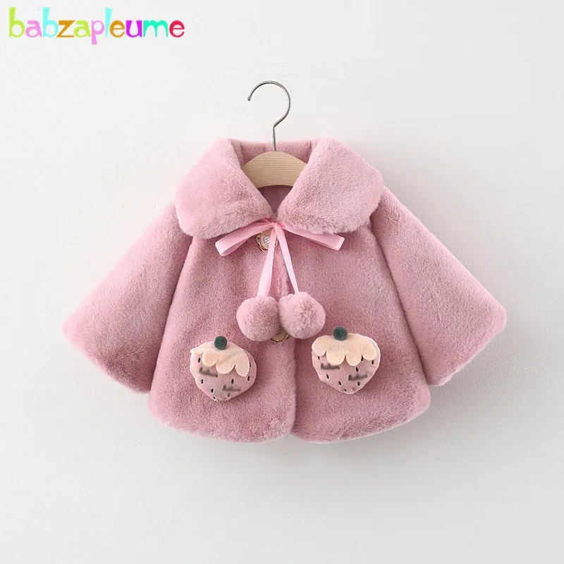 Dieren Babzapleume herfst winter baby bont jas peuter meisje jas Koreaans warme fleece pluche pluche schattige aardbeien sjaal pasgeboren kleding 021