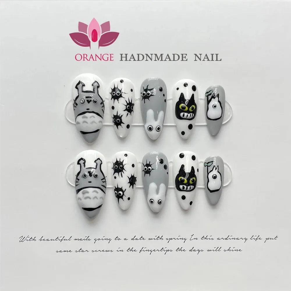 Handmade Almond Presse on Nail Tips Full Cover Cute Cartoon Designed Wearable White and Black Artificial False Art For Girl 240328