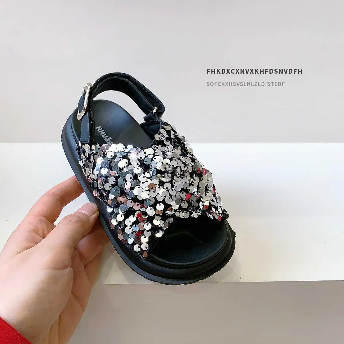 Sandalet Sequin Yaz Çocuk Ayakkabıları 3-6-12 Yaşındaki Kadın Prenses Kız Crystal Beach H240411