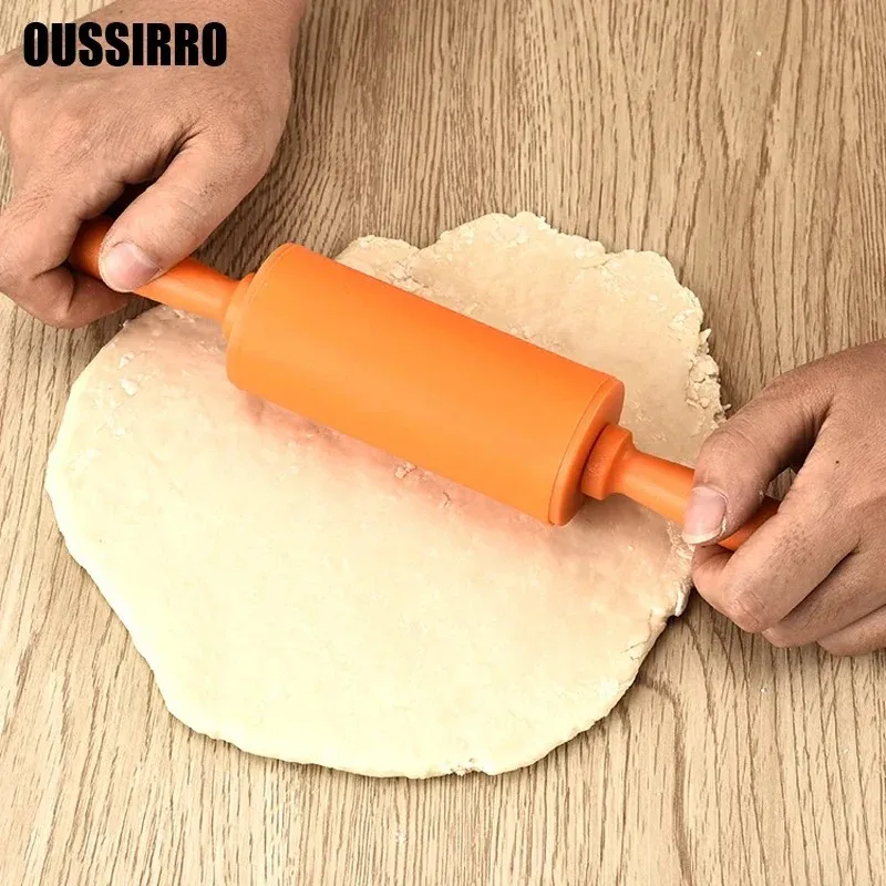 Non-stick Fondant Rolling Pin for Kids Fondant Cake Dough Roller Decorating Cake Roller Crafts Baking Cooking Tool Color RandomDecorating Cake Roller Crafts