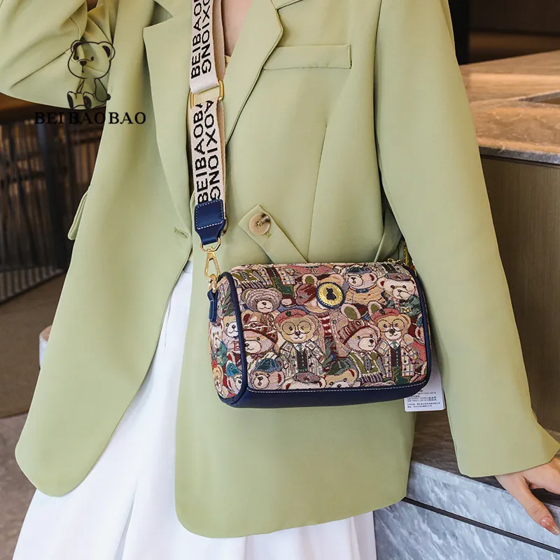 2023 New Women's Canvas Bear crossbody bags for women