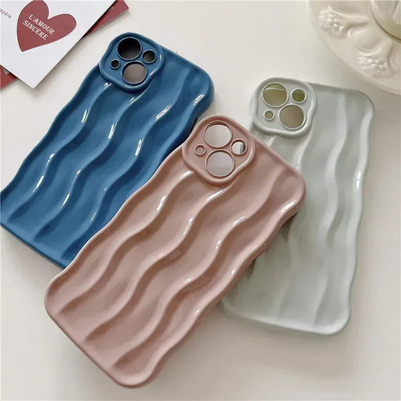 iPhone 15 14 13 12 11 Pro Max Water Ripple Soft TPUショックプルーフバックカバー用の豪華な3D波パターンケースケース