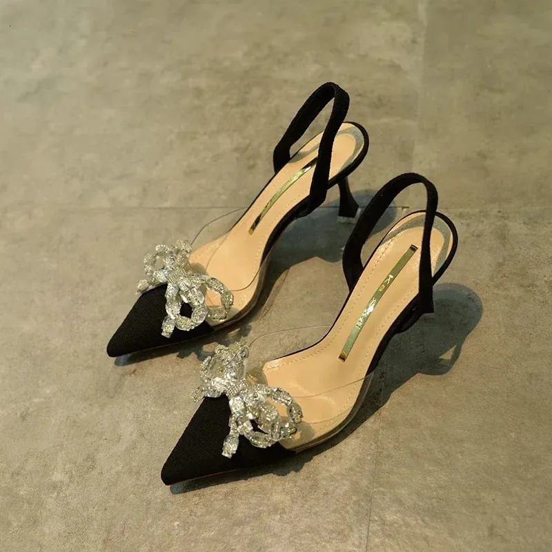 Sandali a spillo estivi per tacchi sottili scarpe da signore carenti calzature nere arco trasparente punta di punta chiusa 240328