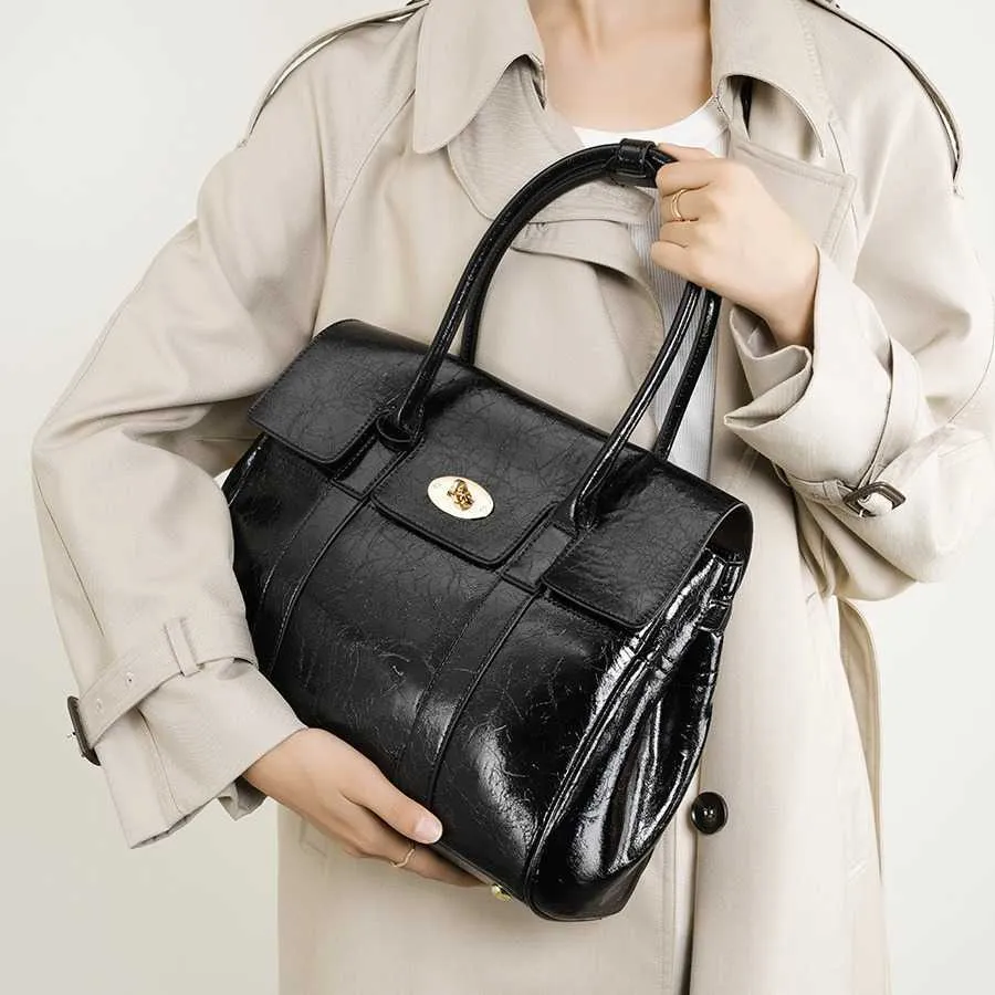 Кожаная мягкая сумка с высокой емкостью женская пригородная адвокат