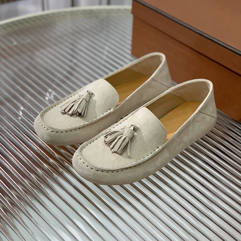 Lågmässigt lyxiga kvinnors loafers vår 2024 Ny unik Tassel Design Comfort Foot Foe Foe Foote Foote Foot