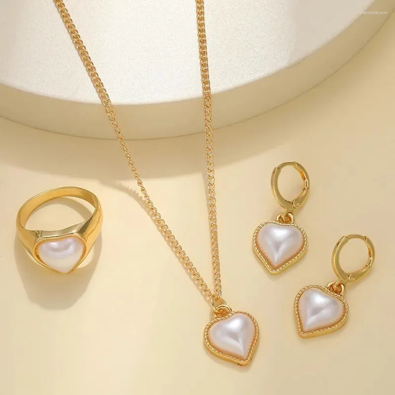 Halskette Ohrringe Set Gold Farblegierung Metal Herz Anhänger Ring Schmuck für Frauen Mädchen Mode Engagement Hochzeit Accessoires