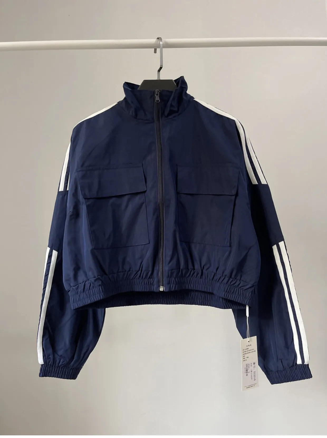 Sporty Cargo Jackets for Women - Windproof, Water-Resistant