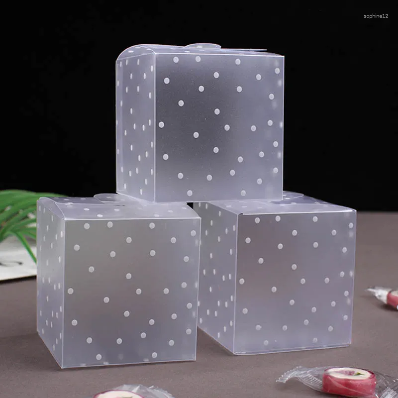 선물 랩 10pcs 화이트 프로스트 닷 박스 사탕 초콜릿 웨딩 생일 파티 장식 6x6x6cm 용 스퀘어 플라스틱 포장 상자