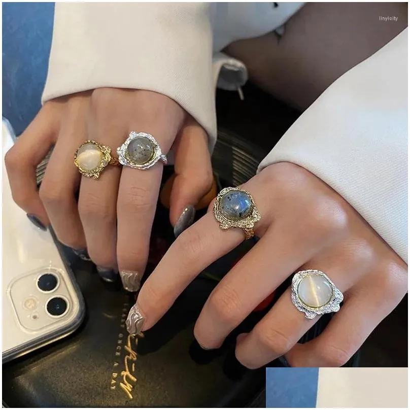 Cluster Rings Boho Female White Crystal Moonstone Opal Ring Söt guldfärg för kvinnor Luxury Small Oval Engagement Drop Delivery Jewel OT20Z