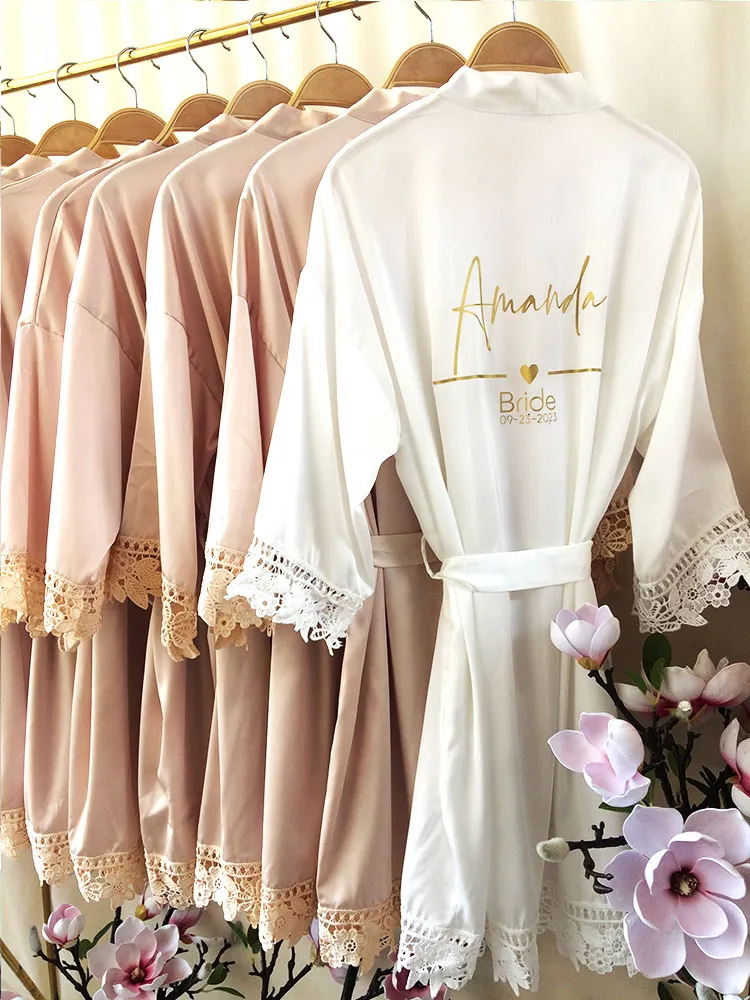 Customized robes for wedding party | Honestweddingadvice.com