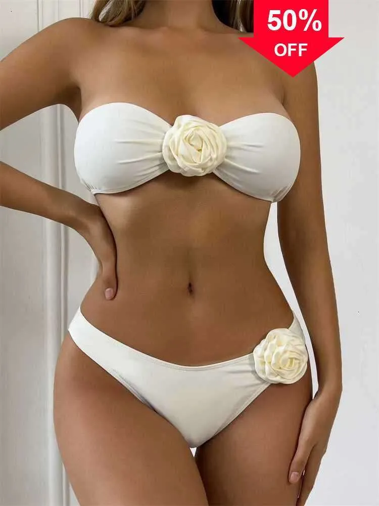 Offerte Nuove stilista di moda all'ingrosso da bagno femminile da donna sexy bikinis da bagno da bagno da bagno da bagno da bagno da bagno nuoto new puro fiore bandeau bikini set di perizoma nuoto