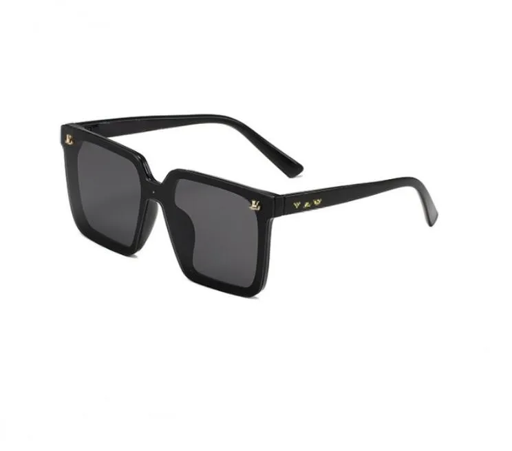 Designer Sunglasses Men Eyeglasses Outdoor Shades Fashion Classic Lady Sun glasses for Women