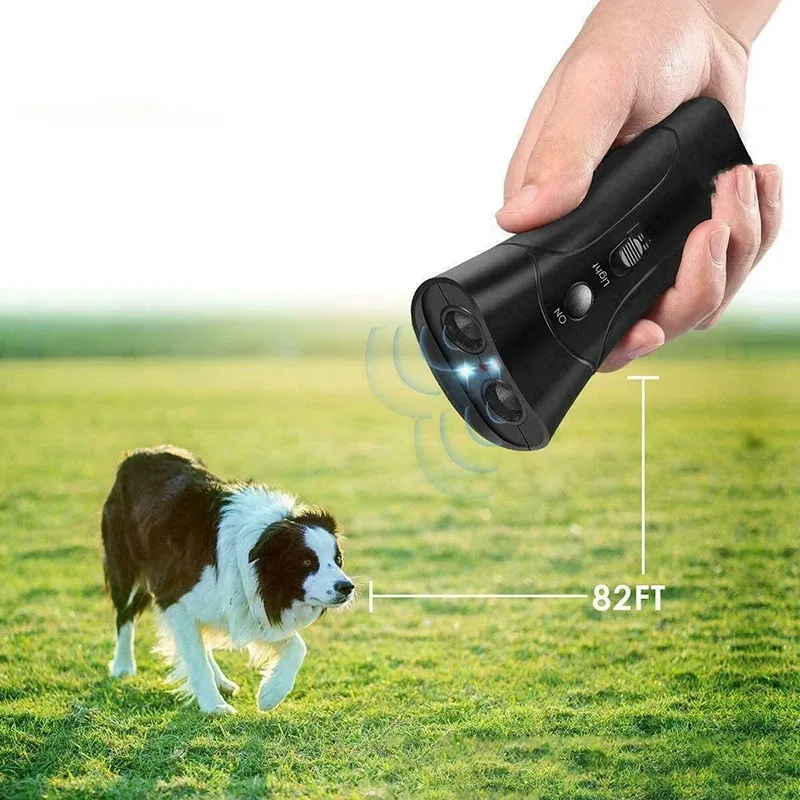 Repocher pour chien de compagnie Antibarking Stop Electric Shocker LED LED ULTRASONIC DOGS ADAPTER COMPORTATION DES COMPORTATIONS SIDA sans batterie avec