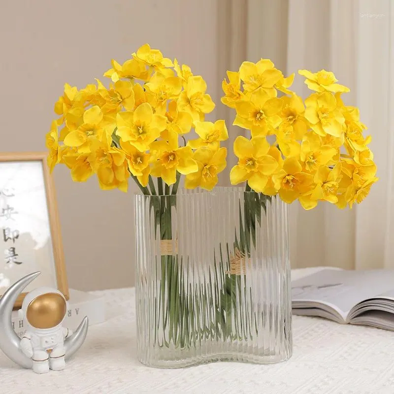 Decoratieve bloemen 6 stks/set Meerdelige narcissen Daffodils Kunstmatige bloemenboeketten HOME TABLETOP PARTY Wedding Bloem Decor Fake