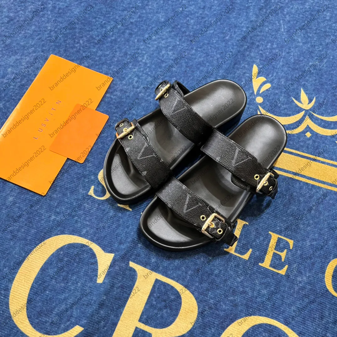 Sandals for Women Designer Casualmente Scarpe da spiaggia da donna Scarpe da spiaggia spessa Sandals Sestate Sandals Sandals Sandals Black Sandals Sandali famosi sandali da donna