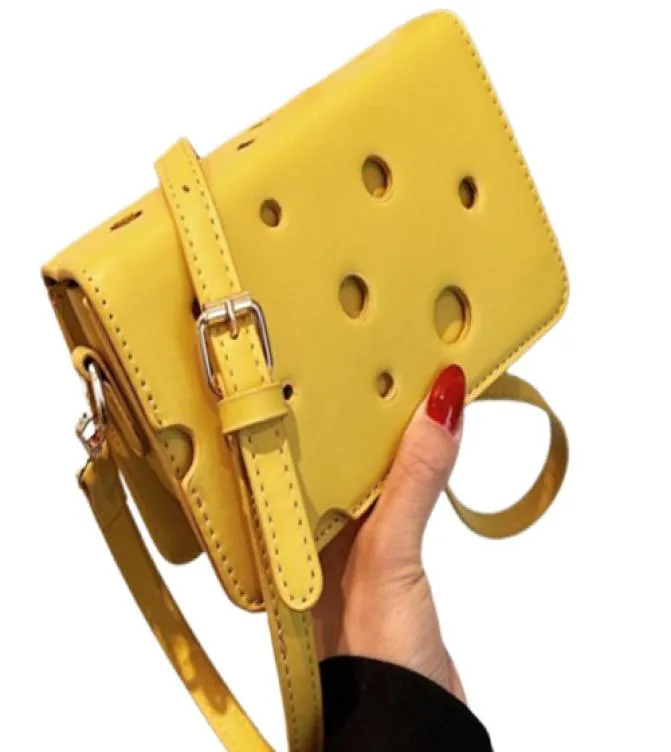 Novelty Cheese Pattern Crossbody Bagar för kvinnor kreativt hål Designa axelväska Lady Stylish Purses and Handbags Trend 2207275938498