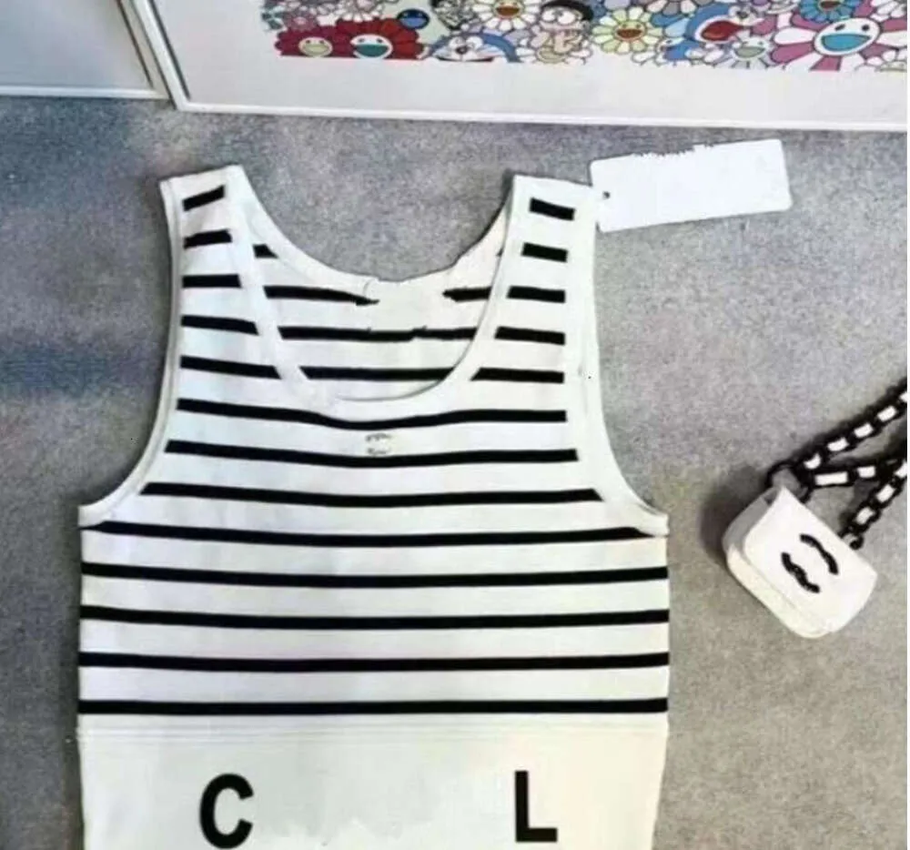 Anagram-ombruten kvinnliga tankar camis bomullsblandning tank tops två c bokstäver designer kjolar yogakanal kanalklänning bra väst damer solid vintage t shirt femme 13