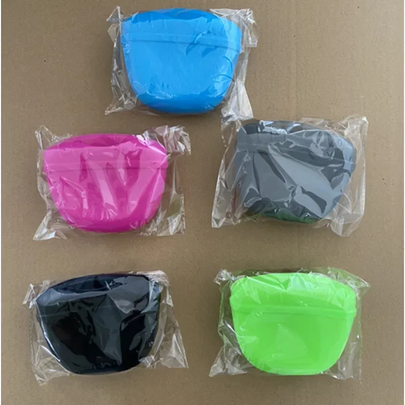 thumbnail image 2 of Multifunctional Silicone Snacks Container For Dog Cats Efficient Treat 2 of 12
