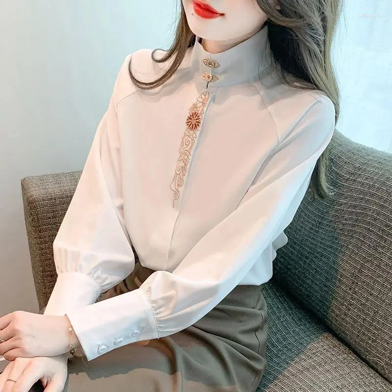 Женские блузки в китайском стиле Улучшенная изысканная вышиваная белая рубашка Женская ретро-стенд-набор кнопка кнопки с длинными рукавами повседневная тонкая