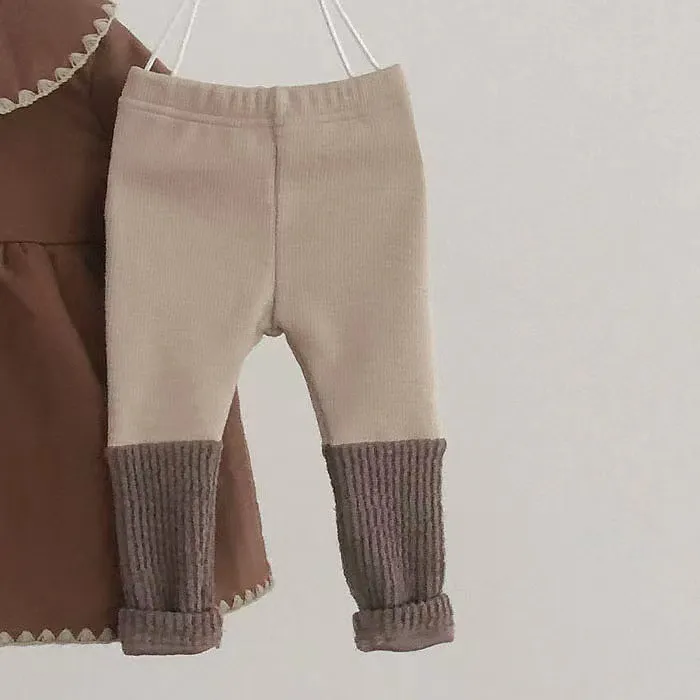 赤ちゃんユニセックス冬のぬいぐるみ子供キッズカジュアルスキニーパンツシンプルなストライプ新しいレンダリングパンツリブ付き温かい柔らかい弾力性ズボン