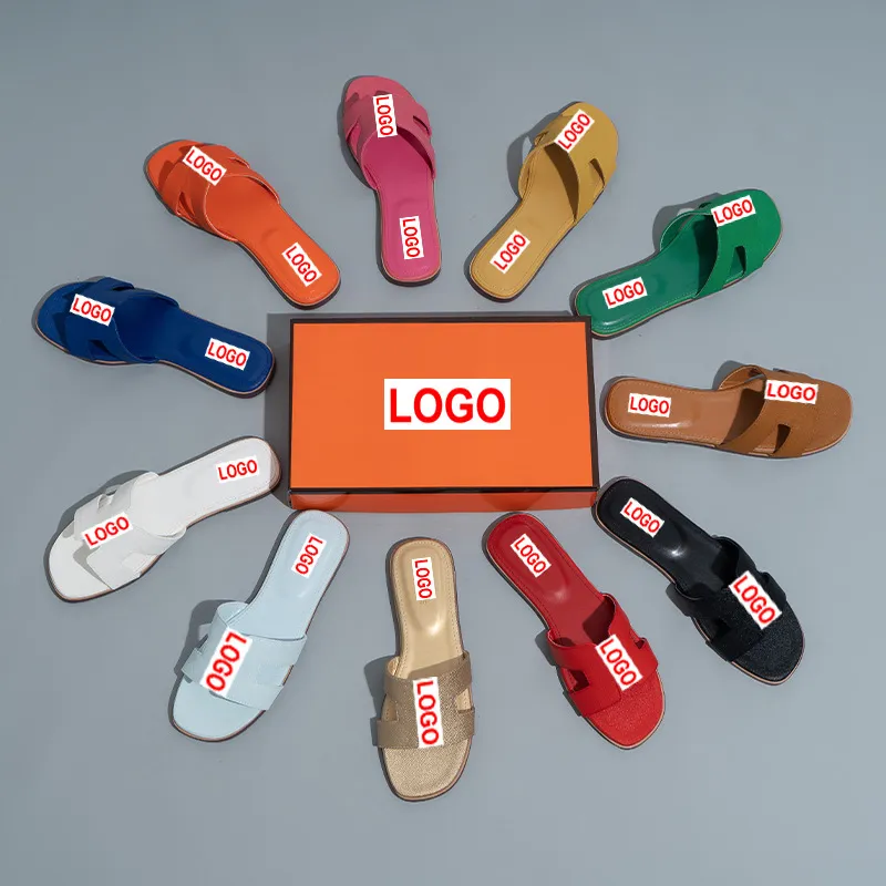 Slippers de couleur unie classique de mode Nouveau créateur unisexe lettre Logo Summer Summer Beach-Resistant Slippers en cuir haut de gamme 11 couleurs 7a Qualité Prafers Practical