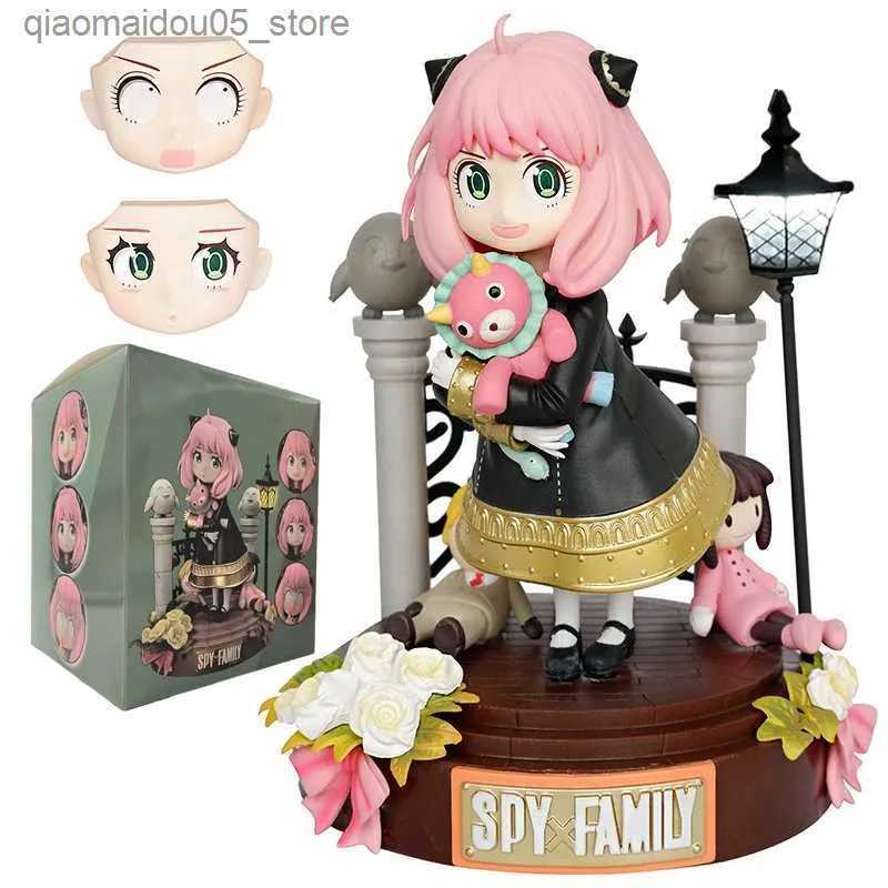 Action Toy Figures Trasformazione Toys robot 20cm Spy X Family Animation personaggio kawaii Anya forged invia due facce di sostituzione Regalo della bambola modello da collezione