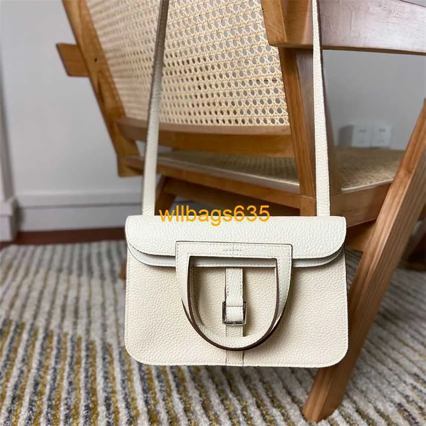 Bolsas Halzan Bolsas de couro Crossbody Bags 2024 Verão Novo camada superior Caminhão de couro genuíno bolsa feminina de couro e bolsa de ferradura única ombro crossbody ha tem logotipo hblm