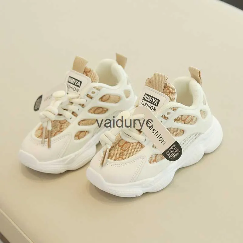 Sneakers Girls Shoes 2023 Early Autumn New Sports Childrens Single Mesh Ademende gezicht Dad Kleine en middelgrote kinderen H240411