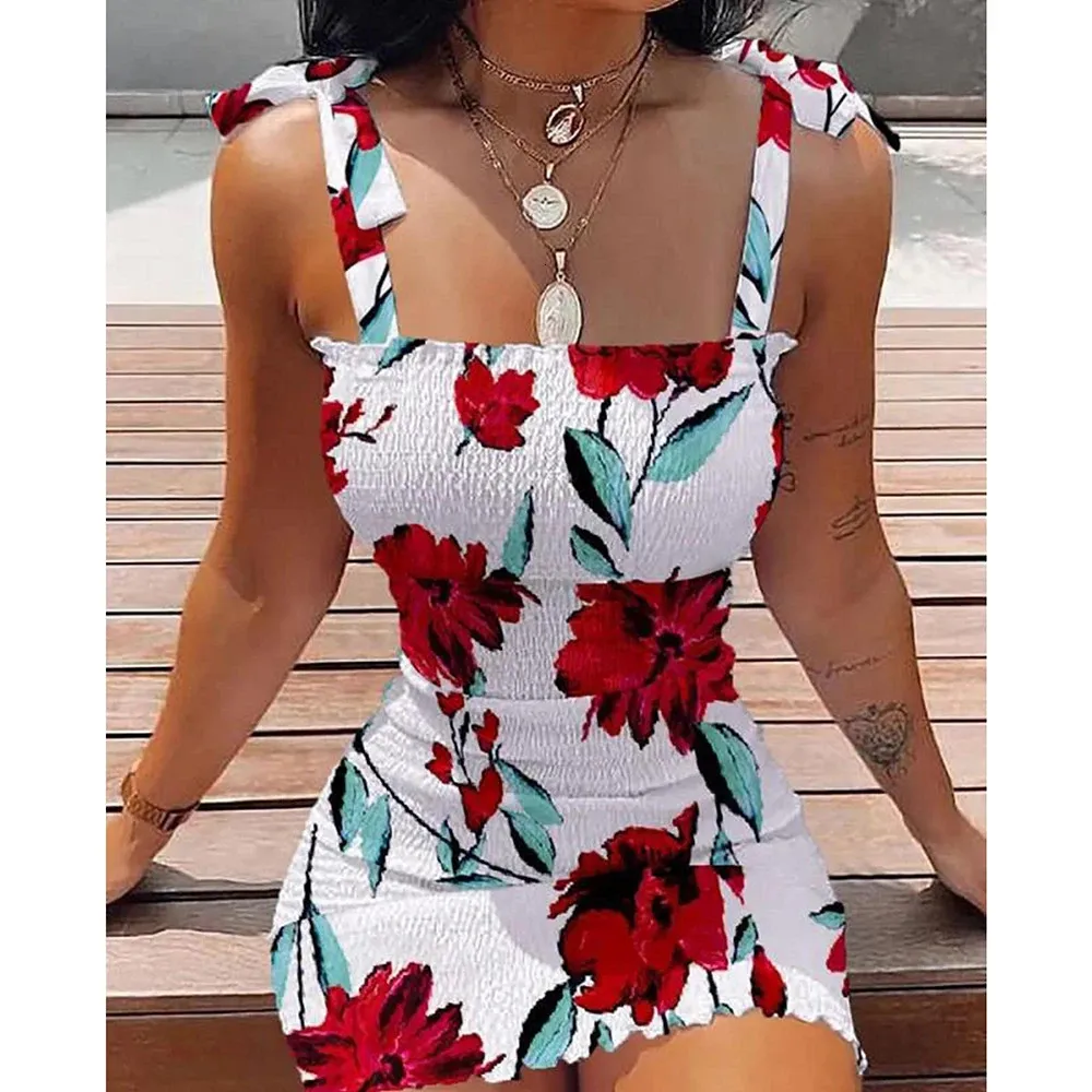 Kwiatowa, ciasna sukienka na kamery dla kobiet 2024 Summer Summer Beach Fabels Sexy Club Mini spódniczka kremowa sukienka 240408