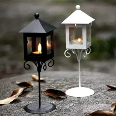 Lammpa di strada classica europea Vintage Metal Hollow Lantern Candele Porta di candelabri per candela