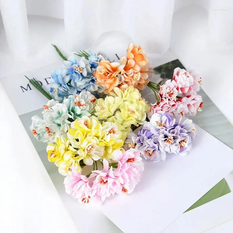 Dekorative Blumen 24/72pcs Mini Künstliche Seidenblumblütenstrauß Gradient Stamme Hochzeitsfeier Dekoration DIY handgefertigt