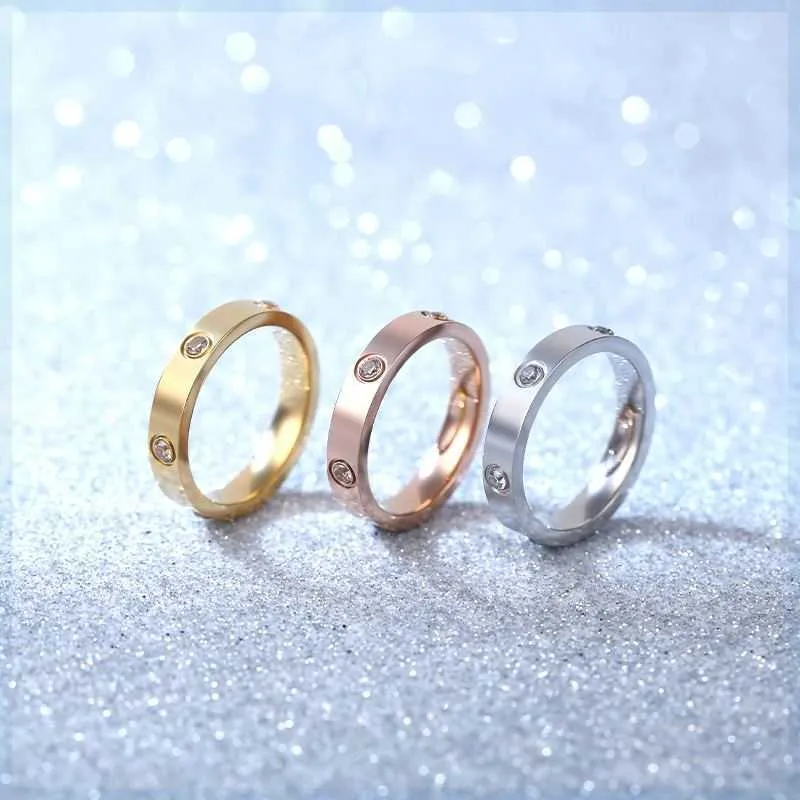 디자이너 참장 카터 6 다이아몬드 티타늄 스틸 남성과 여성 반지 같은 스타일의 우아한 기질 커플 다이아몬드 스테인리스 링 세트