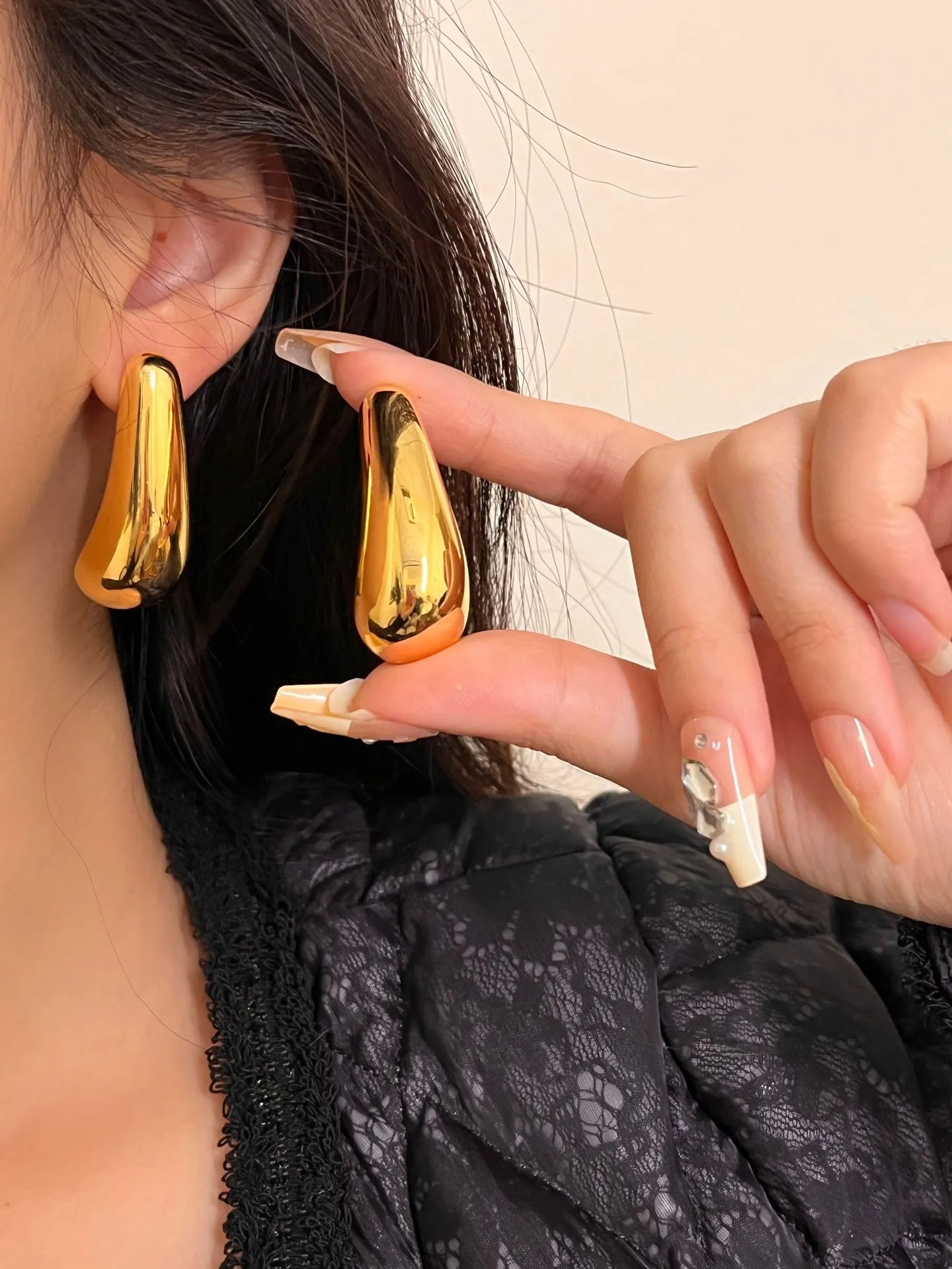New Design ear studs Exaggerated metal curved water droplet women earrings PH-03690