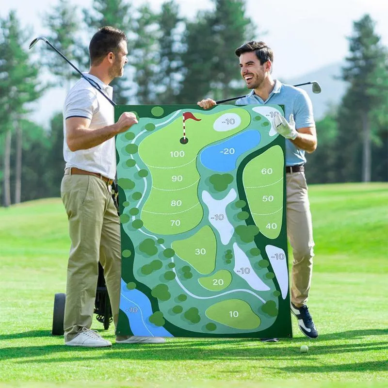 Jeu de golf décontracté en salle