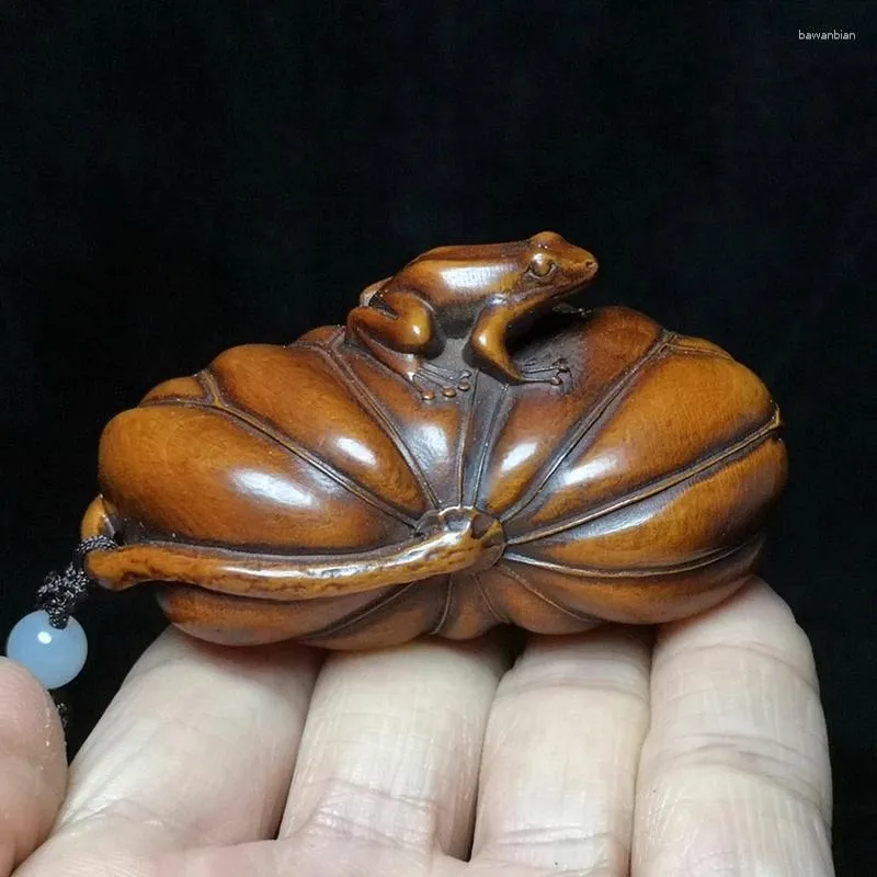 Decorative Figurines 1919 3" Old Chinese Boxwood Hand Carved Lotus Leaf Frog Statue Netsuke Desk Decoration Collection Gift