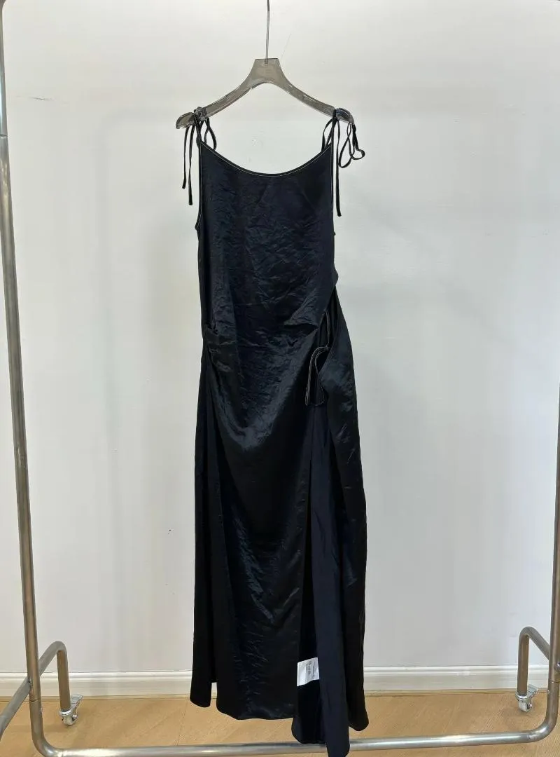 Vestidos casuais 2024 Moda feminina Fashion Sleesess Crew Pescoço ácido acético Vestido de suspensório preto 0330