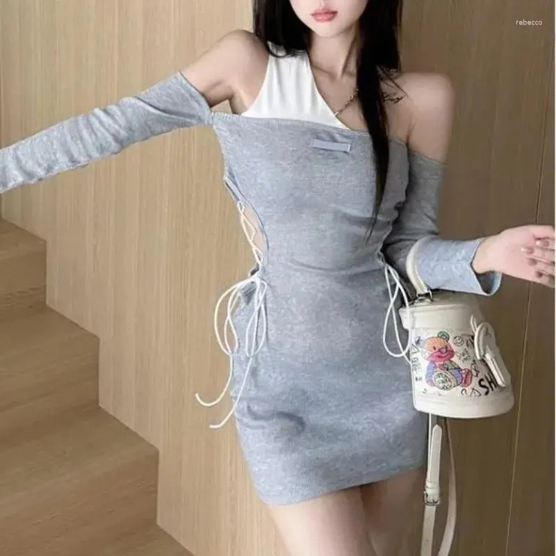 Casual Dresses American Sexy Spicy Girl Hollow Lace Dress Women's Spring Design Sense Tight and Off the Shoulder Short Kjol med Wais