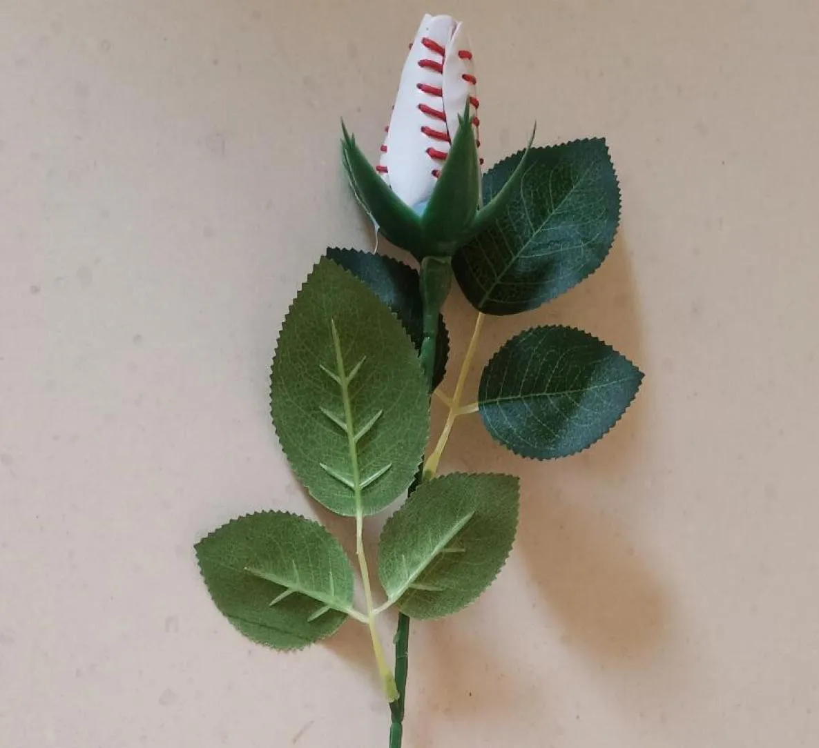 2021 Kolekcyjne skórzane róże Baseball żółte czerwone szwy szew Softball Graduation Gift Gift Rose Flowers1412526