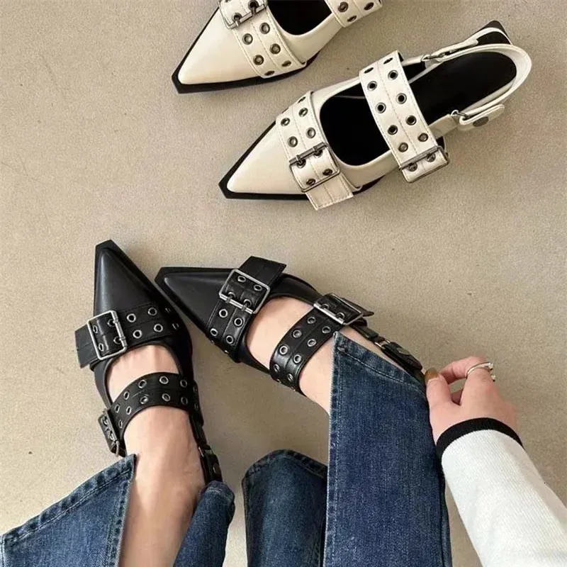 Slingback Shoes Gothic Chunky Heels Womens Pumps Rivet Street Style Medium Heel Punk Vintage Casual Sandals Spring Summer 2024 240407