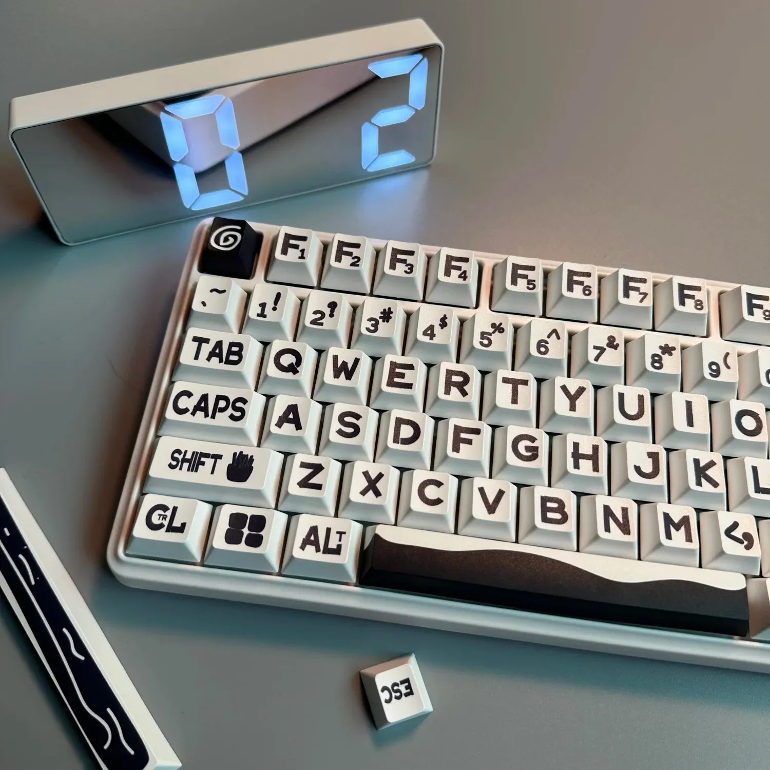 Zubehör Schwarzer Buchstabe Persönlichkeitsprofil Benutzerdefinierte PBT -Schlüsselkaps Sublimation -Schlüsselkaps für die mechanische Tastaturkappe von Kirsch MX -Tastatur