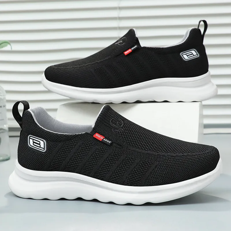 Men Cloth Shoes New Knitted Lightweight Men Shoes Trendy Soft Sole Comfortable Breathable and Leisure Kick on