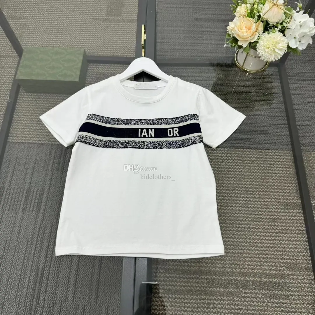 Kid Thirt Kids Designer Abibiti per neonati a maniche corte con lettera Fasion 100% di cotone Luxury Brand Summer Boys Girls Tee 1-16 Età comodo traspirato senza pillole